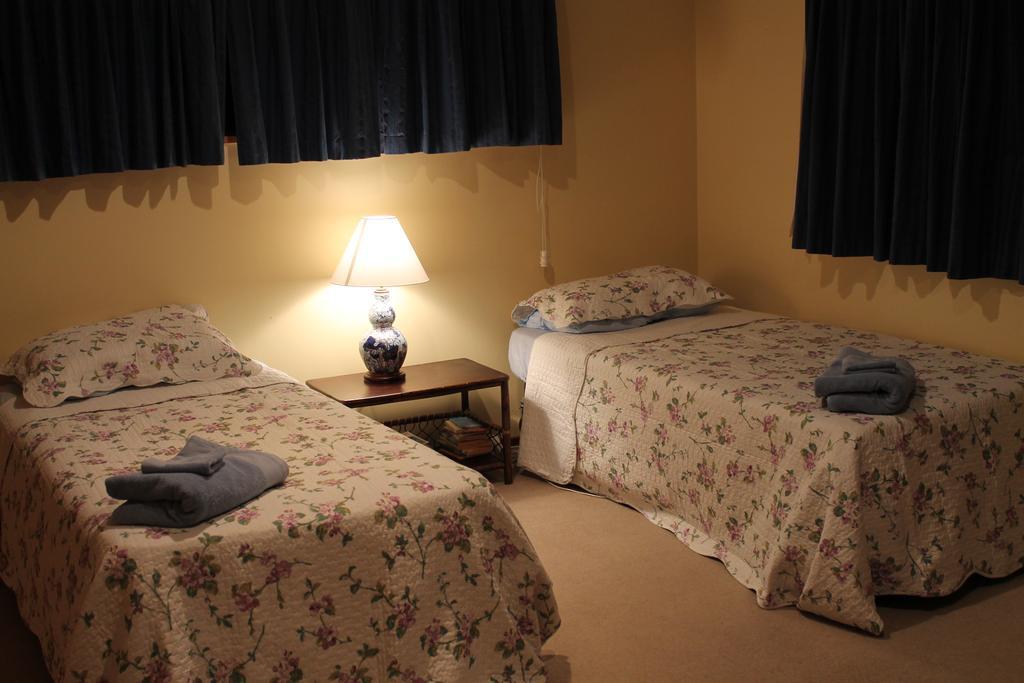 Aroha Riccarton Bed And Breakfast Christchurch Ruang foto