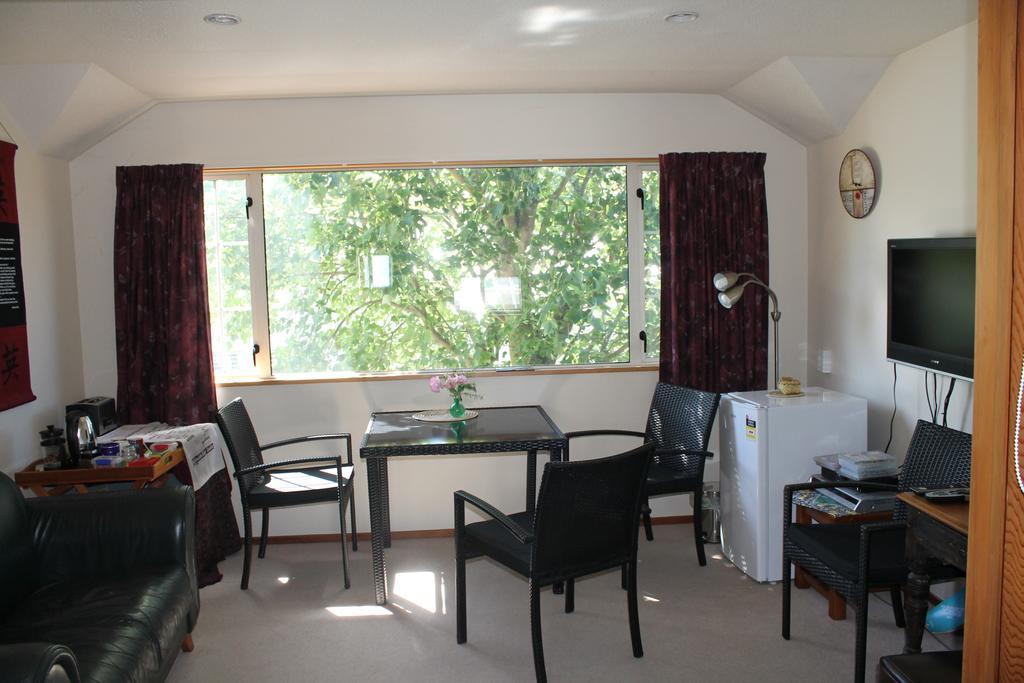 Aroha Riccarton Bed And Breakfast Christchurch Bagian luar foto